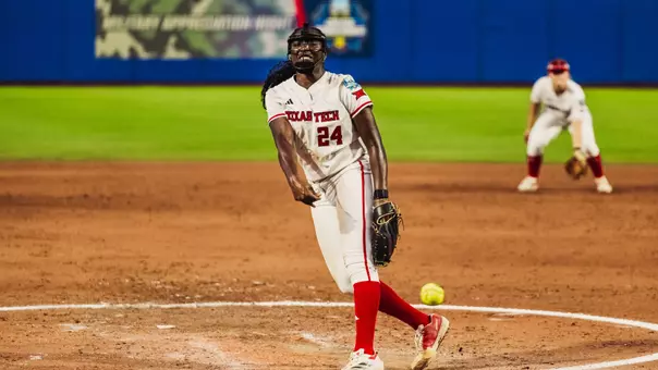 NiJaree Canady pitching in the WCWS