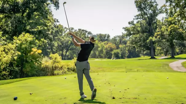 Connor Graham tee shot at the Illini Invitational
