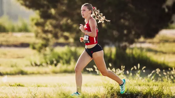 Emily Orr running at the Texas Tech Open cross country meet