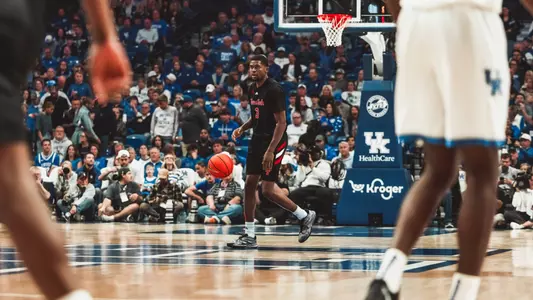 Cruz Davis brings the ball up the court against Kentucky in an exhibition.