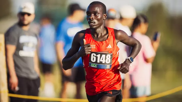 Titus Kimaru running at the Texas Tech Open