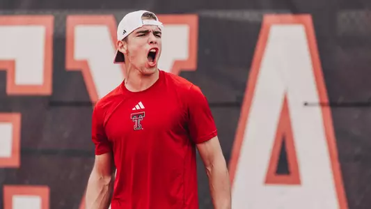 Ludovico Vaccari yelling after a winning point.