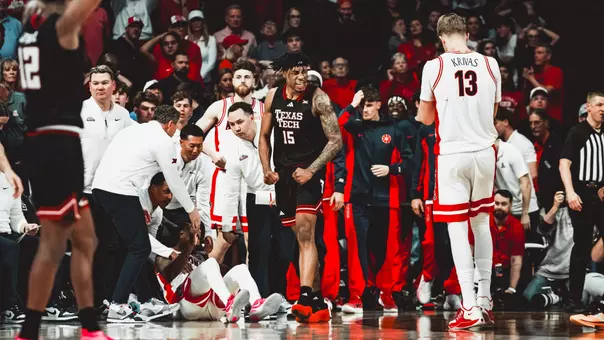JT Toppin flexes after making a basket against No. 1 Arizona.