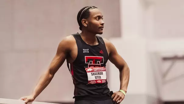 Shaemar Uter waiting for the 4x400 relay to start