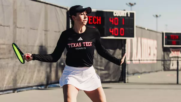 Hailey Murphy hitting a forehand. Texas Tech vs Oregon Womens's Tennis on February 1st, 2026 in Lubbock, TX. (Photo by Rane Paulson/Texas Tech Athletics)