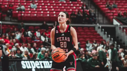 Bailey Maupin preparing to shoot a free throw.