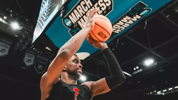 Donovan Atwell puts up a shot during an open practice at the NCAA Tournament in Tampa.