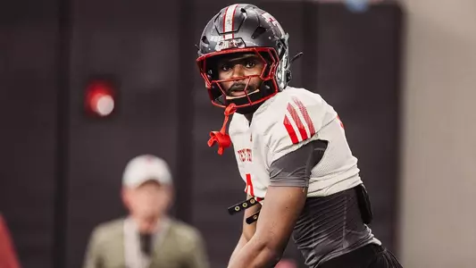 Wide receiver Donte Lee Jr. looking back towards the line for the ball to be snapped
