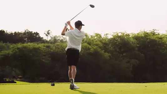 Connor Graham hits tee shot at Amer Ari Invitational