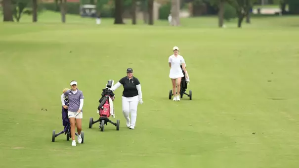 Lauren Zaretsky walks the course with competition at the Big 12 Championship