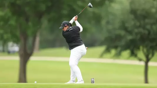 Lauren Zaretsky teeing off at the Big 12 Championship