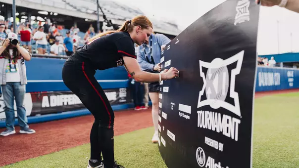 Kaitlyn Terry moving Texas Tech's name to the championship game on the Big 12 bracket