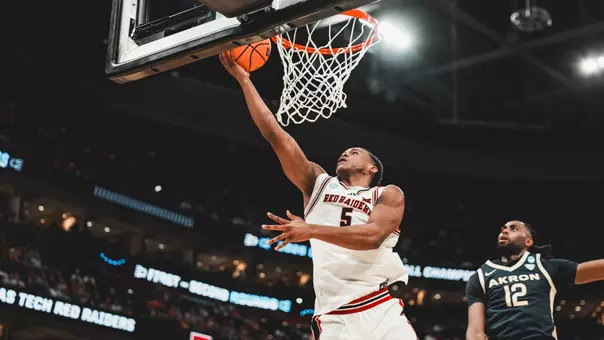 Josiah Moseley goes up and scores a basket in a win over Akron in the 2026 NCAA Tournament.