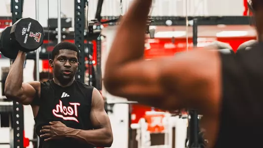 Cruz Davis works out in the Texas Tech weight room.