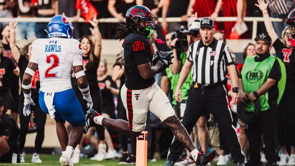 Terrance Carter Jr. reaches the end zone during Texas Tech's 2025 home victory over Kansas.