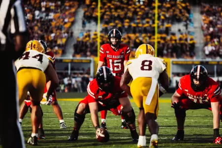 Hammond lines up behind center before the snap.