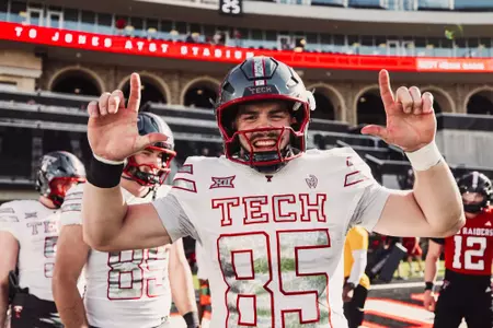 Jett Carpenter doing guns up up at the spring game in Galaxy Stadium.
