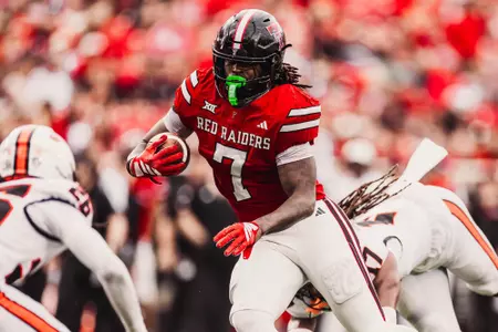 Terrance Carter Jr. makes a move on an Oregon State defender