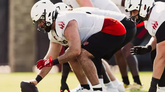 Sheridan Wilson about to snap the ball in practice