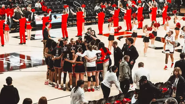 Lady Raider Pregame Huddle