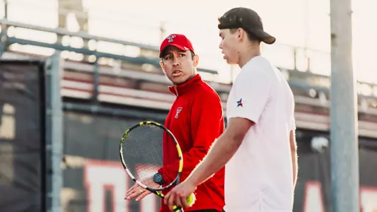 Coach Breler coaches Thiago Guglieri