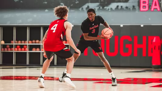 Cruz Davis looks to make a move during an out of season workout.