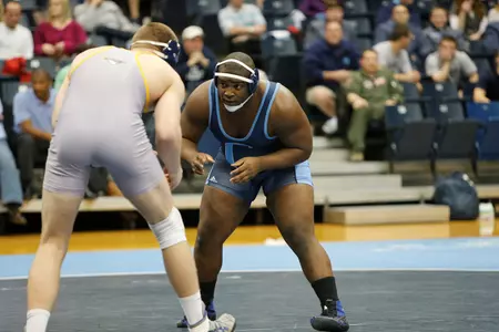 Bulldogs Return to Mat Wednesday Image
