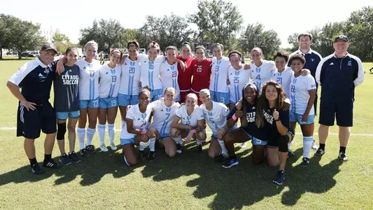 Senior_Team_Pic_17WSOC_ZB_01