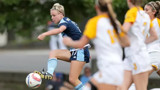 Burgess_E_17WSOC_CHAT_ZB_02