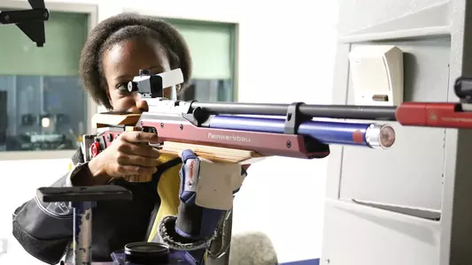 Wallace_L_18-19Rifle_promo_01