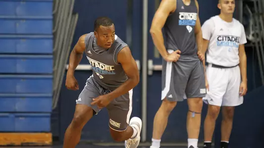Higgins_J_18-19MBB_practice01_ma_01
