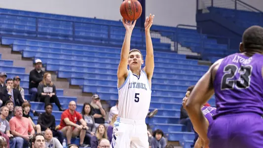 Abee_F_19-20MBB_Furman_MA_01