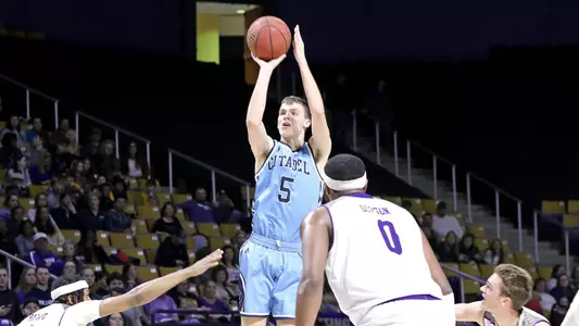 Abee_F_19-20MBB_atWCU_MA_01