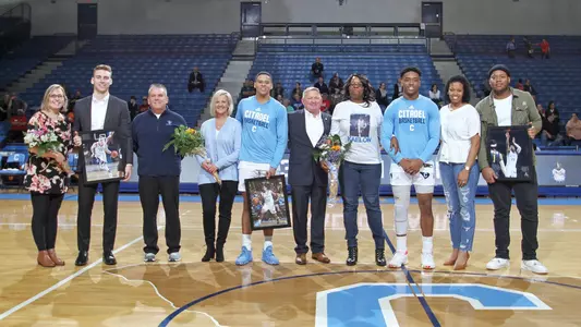 Seniors_19-20MBB_MER_MA_01