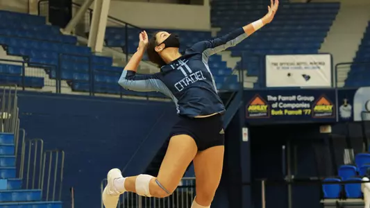 Sharlissa serve vs Furman