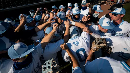 pregame huddle vs UNF