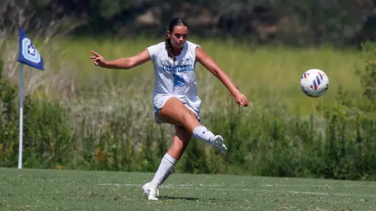 Sophie Voyer Dribble