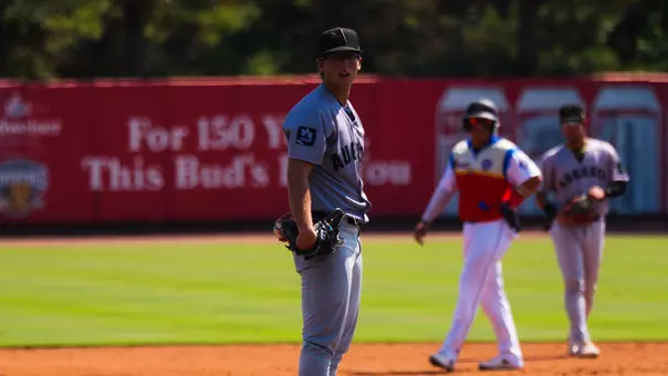 Holmes vs. Riverdogs