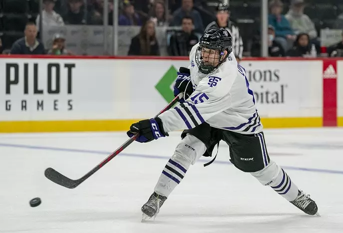 Action photo Oct. 3, 2021, Xcel UST vs. SCSU men's hockey