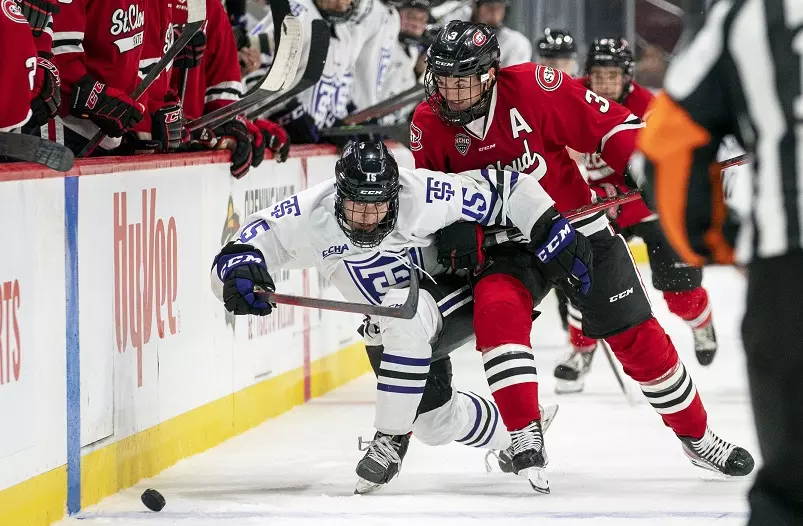 Action photo Oct. 3, 2021, Xcel UST vs. SCSU men's hockey