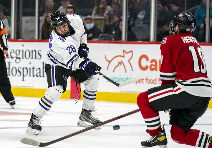 Action photo Oct. 3, 2021, Xcel UST vs. SCSU men's hockey