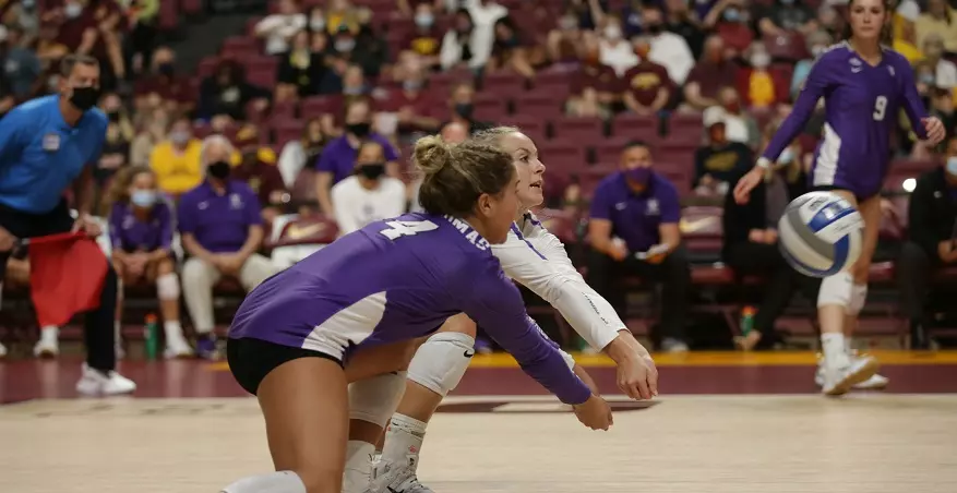 Women's Volleyball: University of St. Thomas vs. No. 11 University of Minnesota (September 16, 2021) at Maturi Pavillion