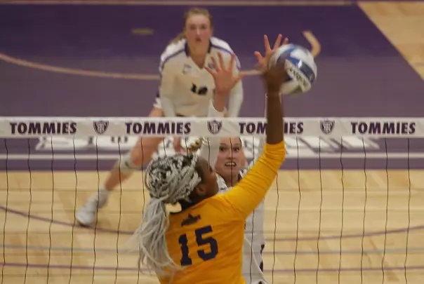 Action photo WIU at St. Thomas