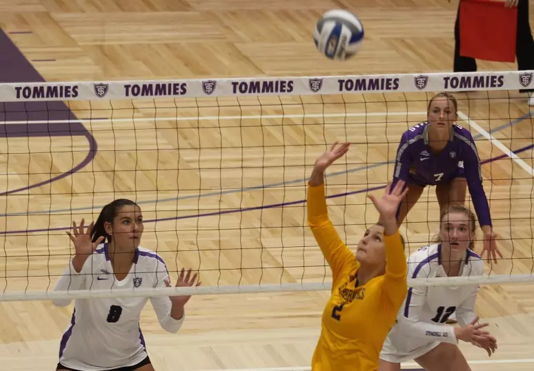 Action photo WIU at St. Thomas