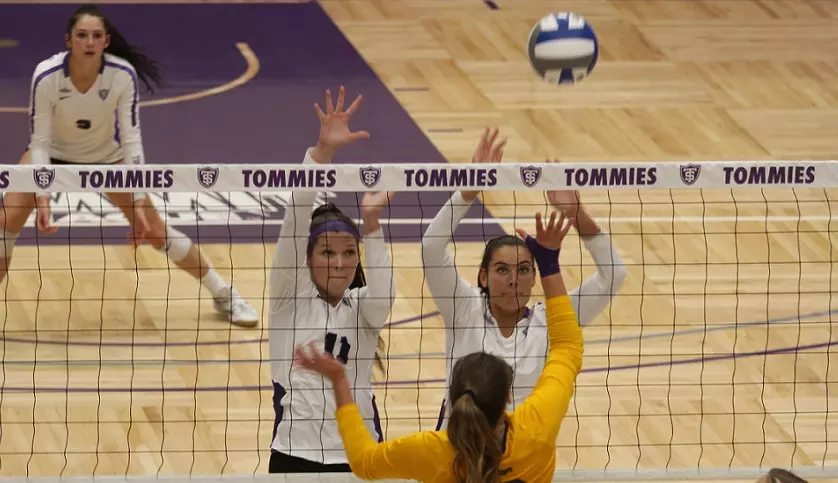 Action photo WIU at St. Thomas