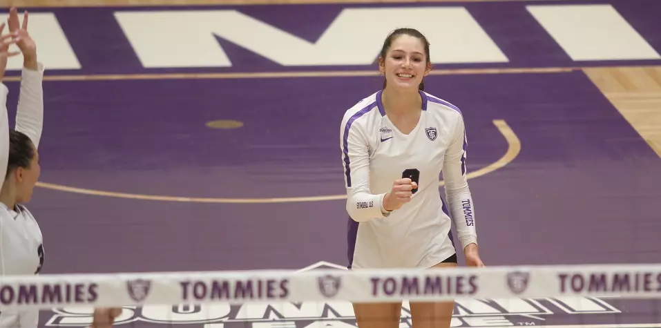 Action photo WIU at St. Thomas