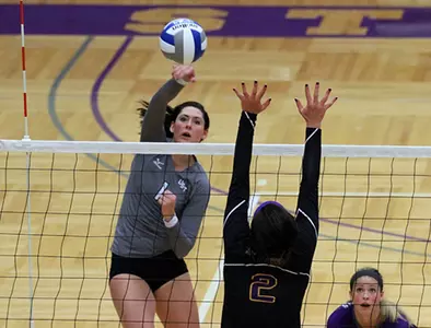 Volleyball season win streak hits 10 Image