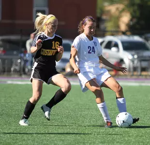 Women's soccer picks up 3-1 win over Gustavus Image