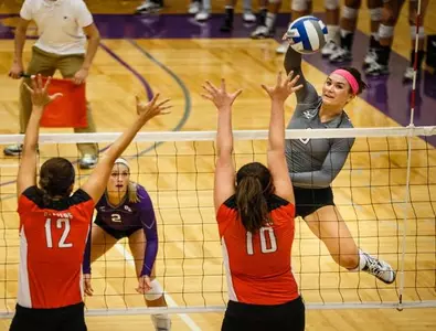 Seniors jump start Volleyball in 3-1 win Image