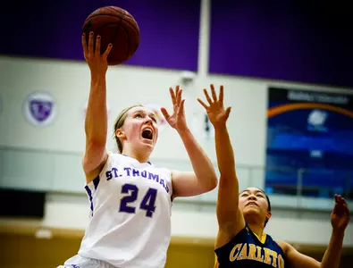 Women start fast, finish 2-0 in California Image